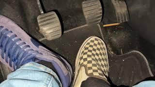 Pedalpump in long smelly socks
