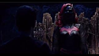 Arrow 7×09 Barry, Oliver and Kara Meet Batwoman| Meeting of Kate Kane