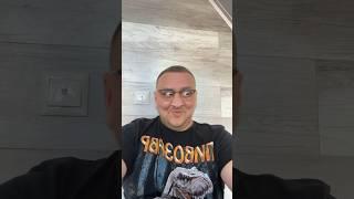Вызывает генерал поручика Ржевского к себе в кабинет:-Я завтра иду на бал, нужен новый каламбур.￼