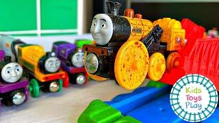 Thomas and Friends Wooden Railway Train Races | Thomas the Tank Engine Jumping Competition