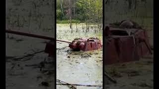 FOUND A WWII TANK IN A SWAMP / WW2 METAL DETECTING