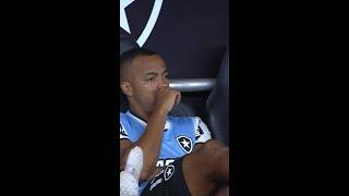 JOGADORES DO BOTAFOGO ABATIDOS DURANTE O JOGO CONTRA O VITÓRIA | BRASILEIRÃO | #shorts | ge.globo