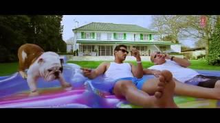 Клип из Фильма  Настоящие индийские парни   Desi Boyz 2011   Jhak Maar Ke 720