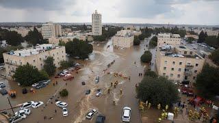 Israel is sinking today! Many cars and people are trapped, flooding in ashdod