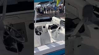 2023 Yamaha FSH 222 Sport E vs 255 Sport E side by side at the Miami Boat show #florida #boat