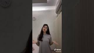 Chelsea Kuhnel cewek viral yang pakai seragam SMA nyanyi di toilet #tiktok #viral #SMA