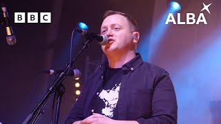 Valtos & Caraidean | An Toll Dubh | Cuirm aig Celtic Connections | Valtos & Caraidean | BBC ALBA