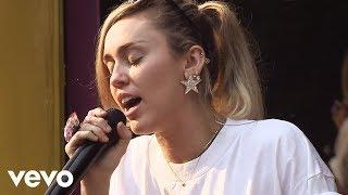 Miley Cyrus - Malibu (Live)