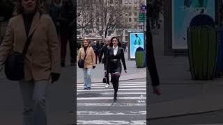 People’s-reactions #nyc #walkingdownthestreet #reactions #catwalk #model #reactionvideo  #viralvideo