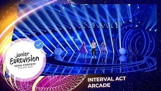 Duncan Laurence, Viki Gabor and Roksana Węgiel perform Arcade - Junior Eurovision 2020