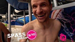 Rutschduell mit Thomas Müller auf der Speed Racer in der Therme Erding