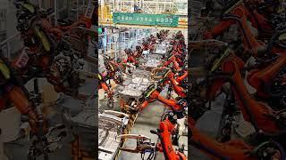 Công nghệ hàn Robot đỉnh cao trong nhà máy ÔTô
