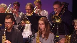 Louis Dowdeswell touring with The Rodger Fox Big Band