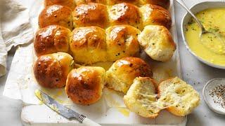 Garlic Herb and Cheese Pull-Apart Bread Recipe