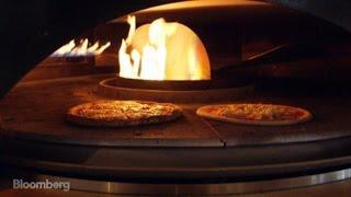 Chipotle's New Pizzeria Locale Is Cooking Up Growth at 1,000 Degrees