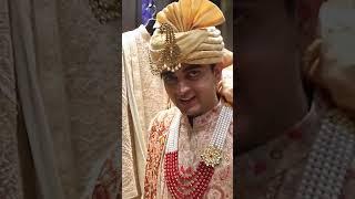 5 lakh ki sherwani dekhiye