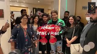 This is how our team members of @skfashionsstudio welcome @pearlvpuri in Delhi Photoshoot Event