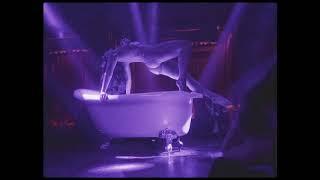 Jolie Papillon - The Bathtub Burlesque act