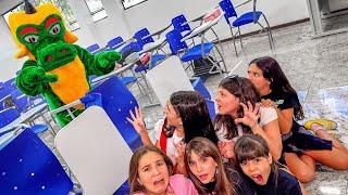 A Cuca apareceu na escola de Youtubers!