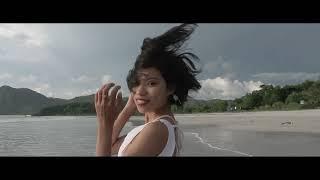 Random things she does on the beach | Lombok