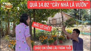 Khương Dừa gom “cây nhà lá vườn” tặng quà 14.02 cho bà xã, giấu dưới hộp quà số tiền khủng