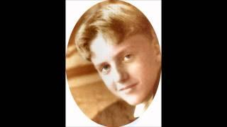 Peter Dijkstra (boy soprano) singing Rejoice Greatly.wmv