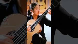 Ai mê guitar cổ điển không nhỉ #shorts