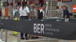 FLUGHAFEN BERLIN-TEGEL: Mitarbeiterin soll Passagier antisemitisch beleidigt haben