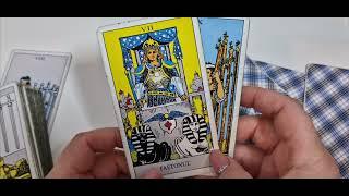 Priviti️️ PERSOANA IUBlTĂ ARE SA-TI SPUNĂ MESAJE!..  | TAROT HOROSCOP‼️