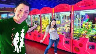 We played EVERY claw machine at this Arcade!