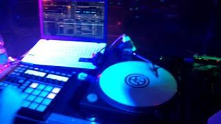 3320 hip-hop PARTY twinz DJ Toljo (phone video)