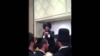 Chassidishe Niggun @ A Wedding In Ateres Chaya In Boro Park