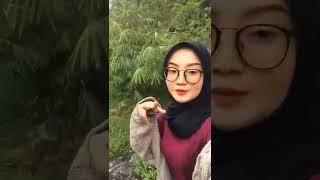 cewek jilbab pake kacamata emang ga ada obatt
