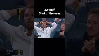 JJ Wolf’s 2022 tennis shot of the year… a right to left hand switch!   #tennis #tsitsipas #wolf