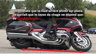 Comment tourner court en moto : améliorez votre prise de virages serrés (type demi-tour et lacets)