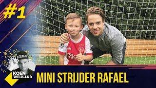 1-OP-1 VOETBALLEN MET MINI STRIJDER RAFAEL RUIKES | KOEN WEIJLAND VLOG