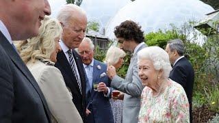 The Queen meets G7 leaders at summit reception