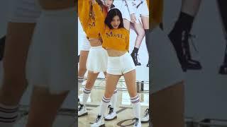 Korean girl Nancy TikTok Dance  - 2 Phut Hon (KAIZ Remix)