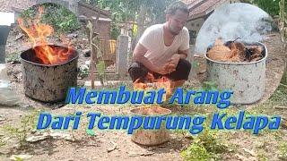 Praktek Membuat Arang Batok Tempurung Kelapa