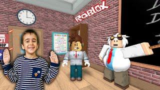 Berat ile Okuldaki Zor Engellerden Geçtik. School Obby Roblox