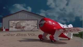 D-Edition TV präsentiert das E flite UMX Gee Bee R2 Produktvideo EFLU4580