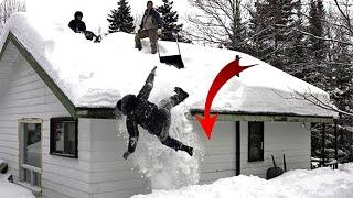 Idiots Dangerous Roof Snow Removal Tools ! Snow Sliding Off The Roof - Snow Falling on Head and Cars