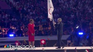 Paris Mayor Anne Hidalgo hands off Olympic flag to Los Angeles Mayor Karen Bass | Paris Olympics