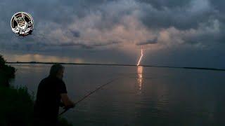 Nos agarró terrible tormenta eléctrica,   pesca y aventura,  río Paraná.