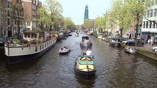 Boating on the canals of Amsterdam: eerste warme dag van het jaar 06-04-2024