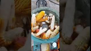 Chicken, cattle, sheep, rabbit feed pellet machine. Easy and convenient to make by yourself.