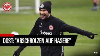 Makoto Hasebe bekommt Arschbolzen: Bas Dost hatte sichtlich Spaß daran