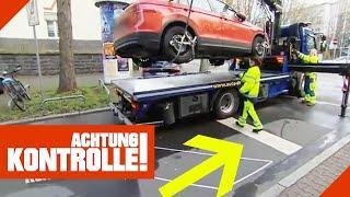 "Der hat hier nichts verloren!" - Auto parkt auf Ampel-Haltelinie | Achtung Kontrolle | Kabel Eins