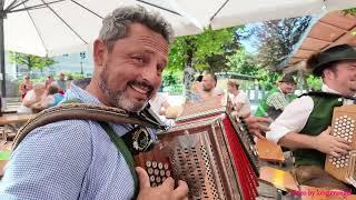 Uriger Frühschoppen im Salzkammergut - Strobl am Wolfgangsee