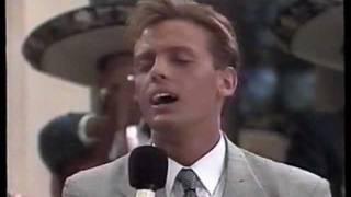 Luis Miguel - Volver, volver - show veronica castro 89